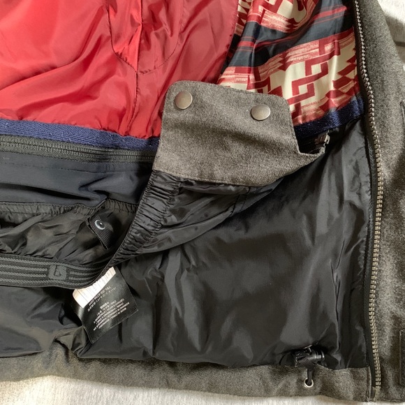 Burton Eden Quilted Snowboarding Jacket - Picture 6 of 16
